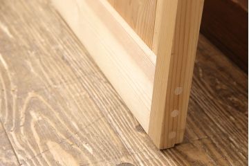 ガラス戸をリペア&カスタム!高さと幅をリサイズし、本体は無塗装のまま仕上げ。(引き戸、格子戸)