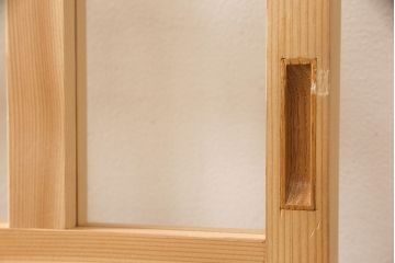 ガラス戸をリペア&カスタム!高さと幅をリサイズし、本体は無塗装のまま仕上げ。(引き戸、格子戸)