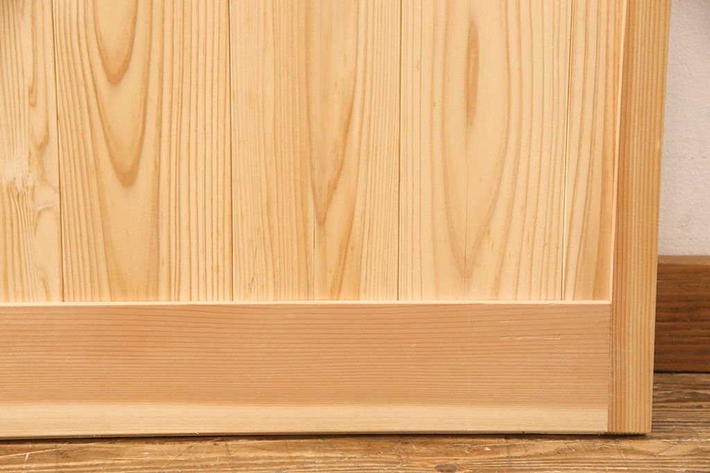 ガラス戸をリペア&カスタム!高さと幅をリサイズし、本体は無塗装のまま仕上げ。(引き戸、格子戸)