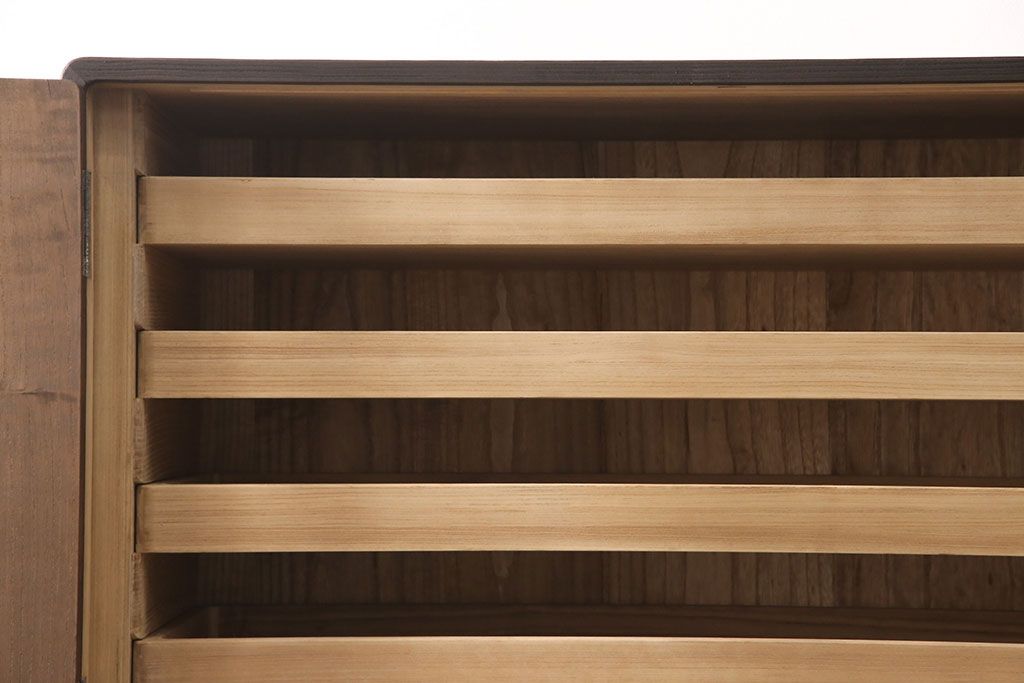 加茂桐層箪笥をリペア&カスタム!高品質リペアを施し、落ち着いた茶色に着色。(桐たんす、衣装箪笥、着物箪笥)