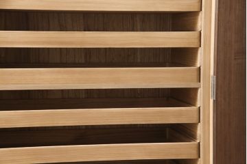 加茂桐層箪笥をリペア&カスタム!高品質リペアを施し、落ち着いた茶色に着色。(桐たんす、衣装箪笥、着物箪笥)