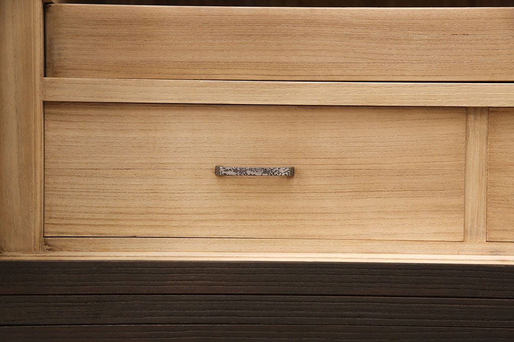 加茂桐層箪笥をリペア&カスタム!高品質リペアを施し、落ち着いた茶色に着色。(桐たんす、衣装箪笥、着物箪笥)