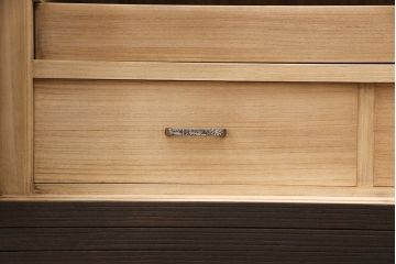 加茂桐層箪笥をリペア&カスタム!高品質リペアを施し、落ち着いた茶色に着色。(桐たんす、衣装箪笥、着物箪笥)