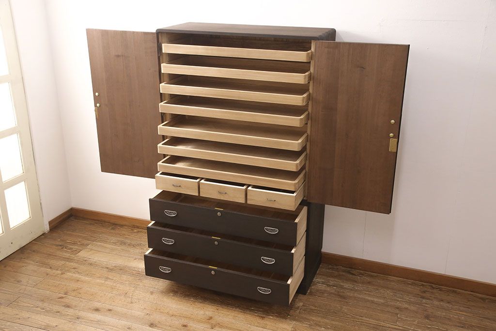 加茂桐層箪笥をリペア&カスタム!高品質リペアを施し、落ち着いた茶色に着色。(桐たんす、衣装箪笥、着物箪笥)