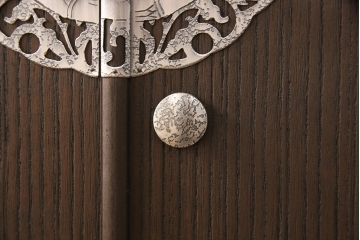 加茂桐層箪笥をリペア&カスタム!高品質リペアを施し、落ち着いた茶色に着色。(桐たんす、衣装箪笥、着物箪笥)