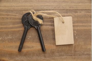 加茂桐層箪笥をリペア&カスタム!高品質リペアを施し、落ち着いた茶色に着色。(桐たんす、衣装箪笥、着物箪笥)