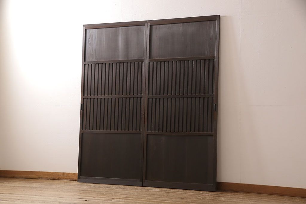 無双戸2枚セットをリペア&カスタム!引き戸・戸車を取り付け、ダークブラウンに着色し仕上げ。(無双窓、帯戸、建具、引き戸)