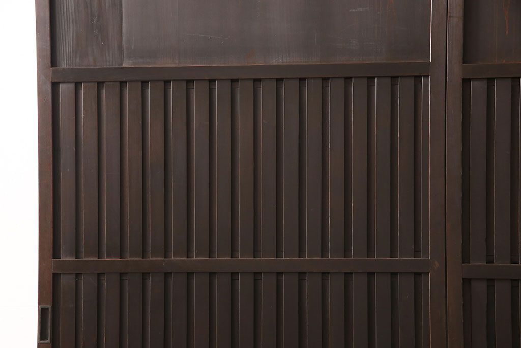 無双戸2枚セットをリペア&カスタム!引き戸・戸車を取り付け、ダークブラウンに着色し仕上げ。(無双窓、帯戸、建具、引き戸)