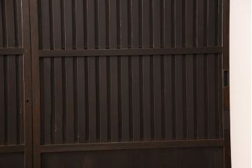 無双戸2枚セットをリペア&カスタム!引き戸・戸車を取り付け、ダークブラウンに着色し仕上げ。(無双窓、帯戸、建具、引き戸)