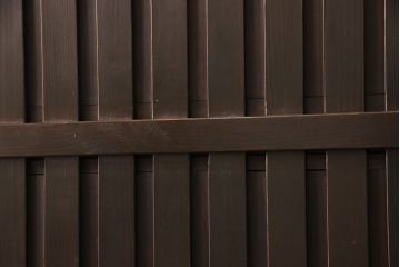 無双戸2枚セットをリペア&カスタム!引き戸・戸車を取り付け、ダークブラウンに着色し仕上げ。(無双窓、帯戸、建具、引き戸)