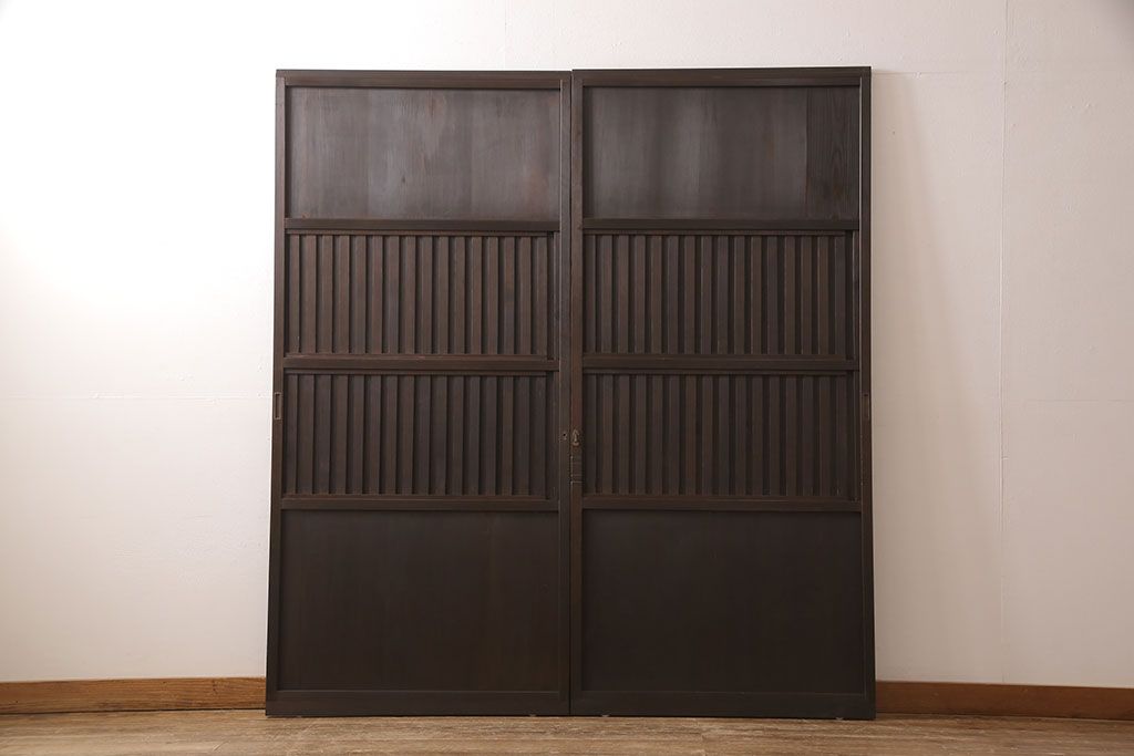 無双戸2枚セットをリペア&カスタム!引き戸・戸車を取り付け、ダークブラウンに着色し仕上げ。(無双窓、帯戸、建具、引き戸)