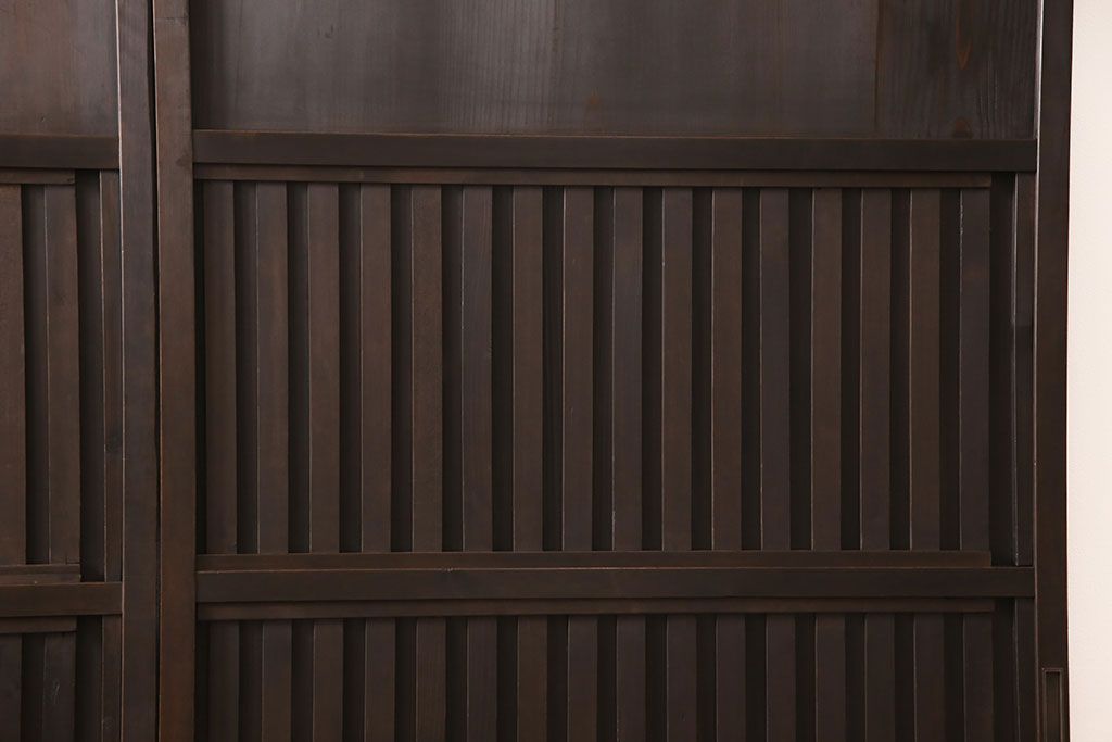 無双戸2枚セットをリペア&カスタム!引き戸・戸車を取り付け、ダークブラウンに着色し仕上げ。(無双窓、帯戸、建具、引き戸)