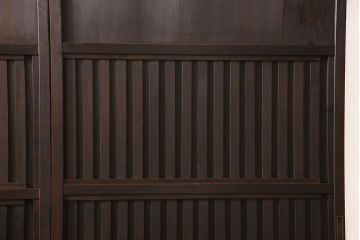 無双戸2枚セットをリペア&カスタム!引き戸・戸車を取り付け、ダークブラウンに着色し仕上げ。(無双窓、帯戸、建具、引き戸)