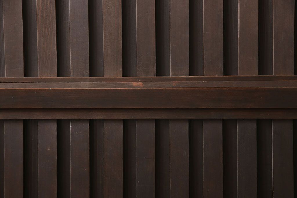 無双戸2枚セットをリペア&カスタム!引き戸・戸車を取り付け、ダークブラウンに着色し仕上げ。(無双窓、帯戸、建具、引き戸)