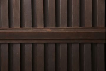 無双戸2枚セットをリペア&カスタム!引き戸・戸車を取り付け、ダークブラウンに着色し仕上げ。(無双窓、帯戸、建具、引き戸)