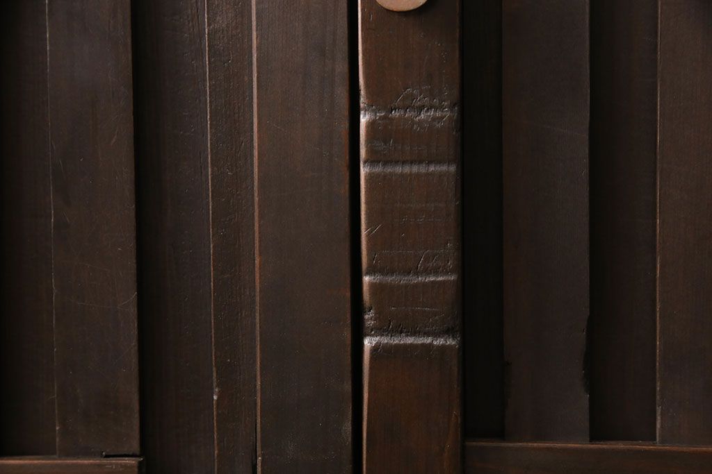 無双戸2枚セットをリペア&カスタム!引き戸・戸車を取り付け、ダークブラウンに着色し仕上げ。(無双窓、帯戸、建具、引き戸)