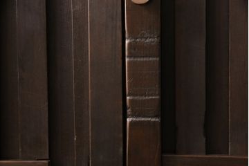 無双戸2枚セットをリペア&カスタム!引き戸・戸車を取り付け、ダークブラウンに着色し仕上げ。(無双窓、帯戸、建具、引き戸)