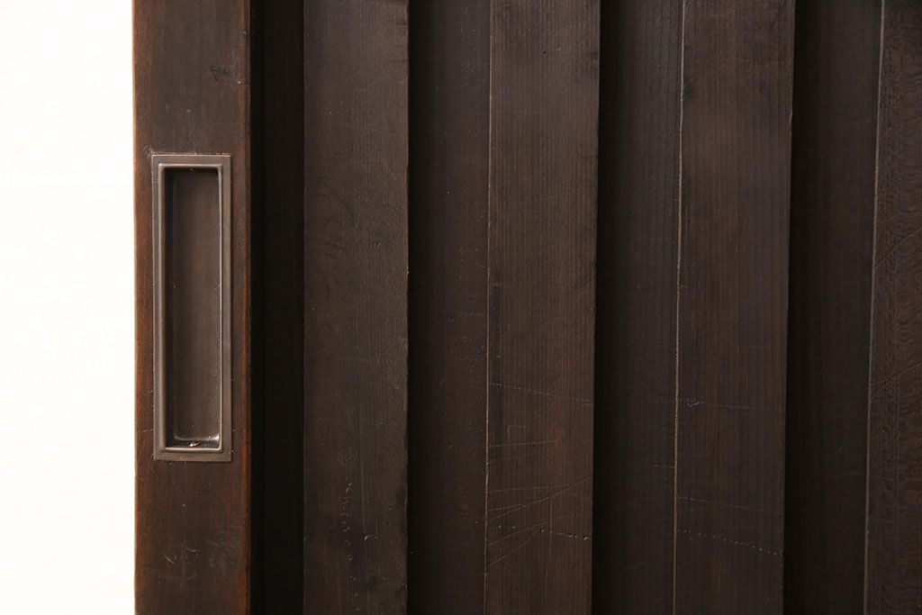 無双戸2枚セットをリペア&カスタム!引き戸・戸車を取り付け、ダークブラウンに着色し仕上げ。(無双窓、帯戸、建具、引き戸)