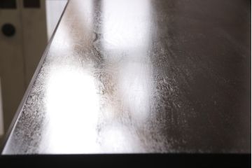 北海道民芸家具のサイドキャビネットをリペア&カスタム!天板と台輪を取り付け、本体の色に合わせて着色し仕上げ。(収納棚、戸棚)