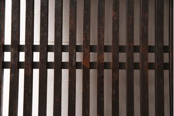 格子帯戸をリペア&カスタム!幅を小さくリサイズ。(引き戸、建具)