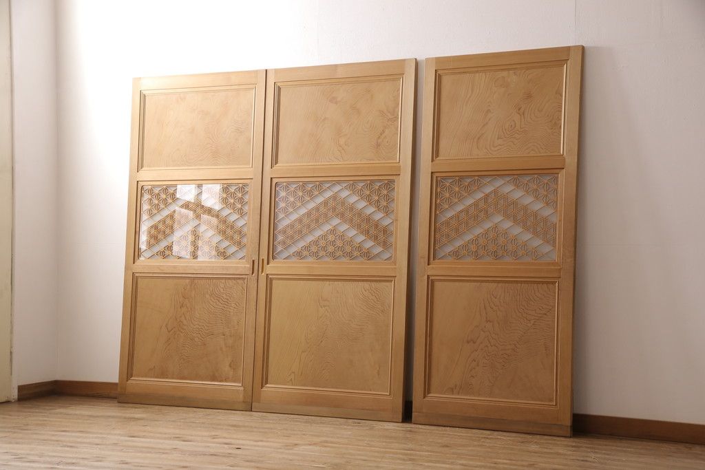 ガラス帯戸3枚セットをリペア&カスタム!引き違い戸として使用のために2枚を高さと幅をリサイズし、戸車を取り付け。もう1枚は開き戸仕様に加工。(建具、引き戸、ドア)