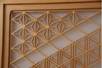 ガラス帯戸3枚セットをリペア&カスタム!引き違い戸として使用のために2枚を高さと幅をリサイズし、戸車を取り付け。もう1枚は開き戸仕様に加工。(建具、引き戸、ドア)