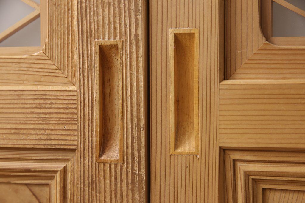 ガラス帯戸3枚セットをリペア&カスタム!引き違い戸として使用のために2枚を高さと幅をリサイズし、戸車を取り付け。もう1枚は開き戸仕様に加工。(建具、引き戸、ドア)