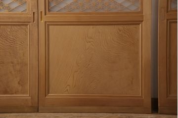 ガラス帯戸3枚セットをリペア&カスタム!引き違い戸として使用のために2枚を高さと幅をリサイズし、戸車を取り付け。もう1枚は開き戸仕様に加工。(建具、引き戸、ドア)