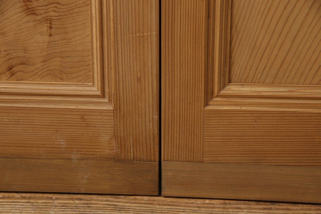 ガラス帯戸3枚セットをリペア&カスタム!引き違い戸として使用のために2枚を高さと幅をリサイズし、戸車を取り付け。もう1枚は開き戸仕様に加工。(建具、引き戸、ドア)