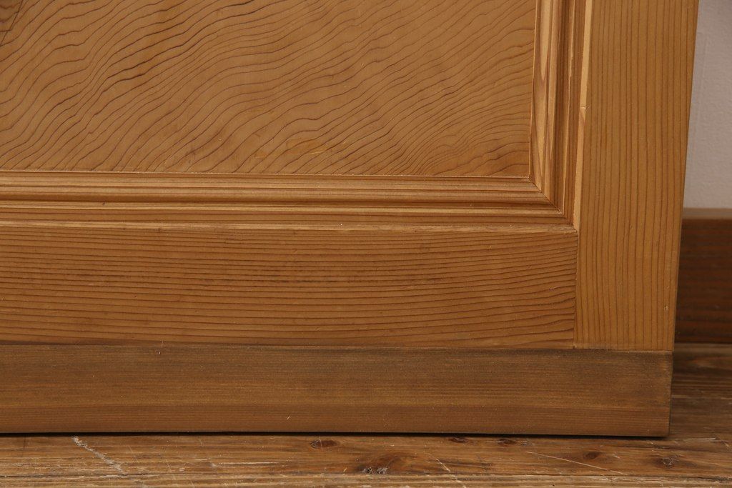 ガラス帯戸3枚セットをリペア&カスタム!引き違い戸として使用のために2枚を高さと幅をリサイズし、戸車を取り付け。もう1枚は開き戸仕様に加工。(建具、引き戸、ドア)