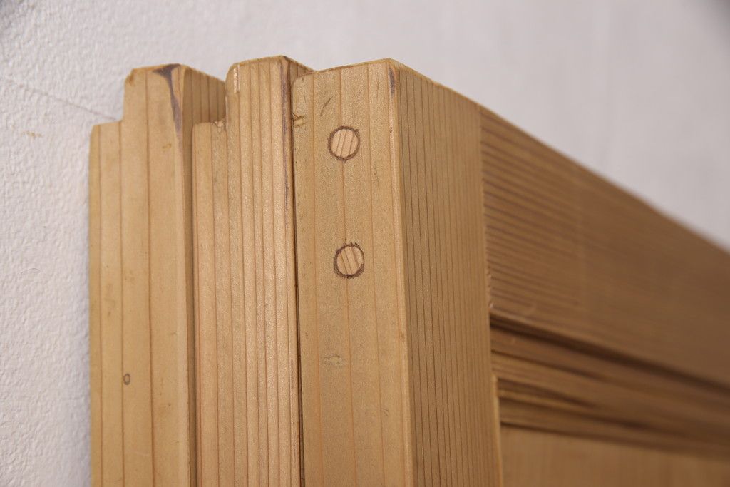 ガラス帯戸3枚セットをリペア&カスタム!引き違い戸として使用のために2枚を高さと幅をリサイズし、戸車を取り付け。もう1枚は開き戸仕様に加工。(建具、引き戸、ドア)