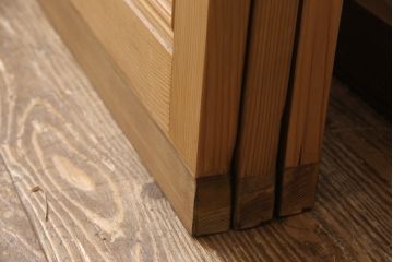 ガラス帯戸3枚セットをリペア&カスタム!引き違い戸として使用のために2枚を高さと幅をリサイズし、戸車を取り付け。もう1枚は開き戸仕様に加工。(建具、引き戸、ドア)