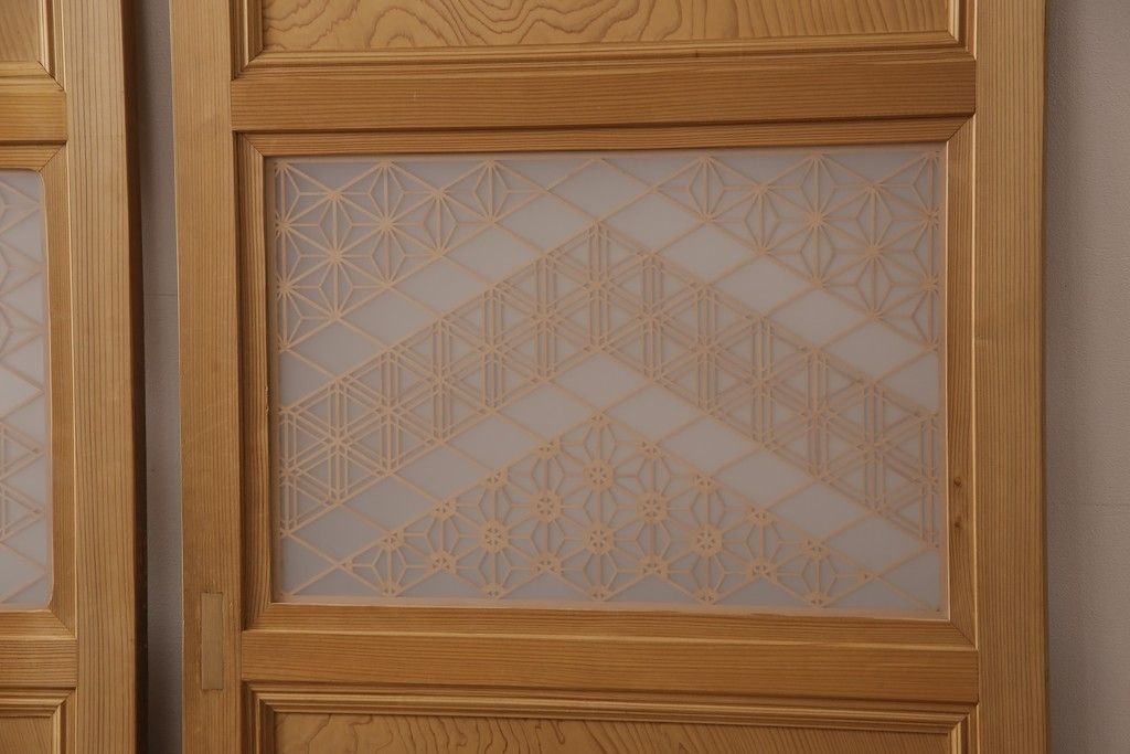 ガラス帯戸3枚セットをリペア&カスタム!引き違い戸として使用のために2枚を高さと幅をリサイズし、戸車を取り付け。もう1枚は開き戸仕様に加工。(建具、引き戸、ドア)