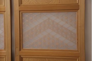 ガラス帯戸3枚セットをリペア&カスタム!引き違い戸として使用のために2枚を高さと幅をリサイズし、戸車を取り付け。もう1枚は開き戸仕様に加工。(建具、引き戸、ドア)