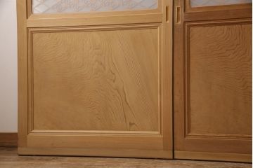 ガラス帯戸3枚セットをリペア&カスタム!引き違い戸として使用のために2枚を高さと幅をリサイズし、戸車を取り付け。もう1枚は開き戸仕様に加工。(建具、引き戸、ドア)