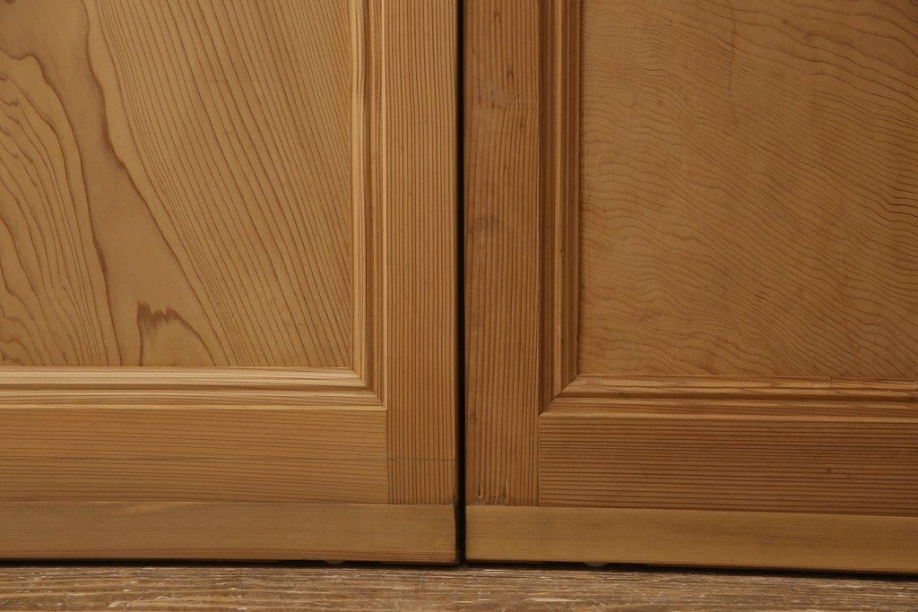 ガラス帯戸3枚セットをリペア&カスタム!引き違い戸として使用のために2枚を高さと幅をリサイズし、戸車を取り付け。もう1枚は開き戸仕様に加工。(建具、引き戸、ドア)