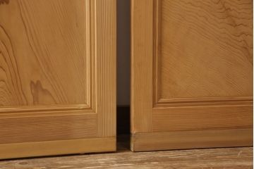 ガラス帯戸3枚セットをリペア&カスタム!引き違い戸として使用のために2枚を高さと幅をリサイズし、戸車を取り付け。もう1枚は開き戸仕様に加工。(建具、引き戸、ドア)