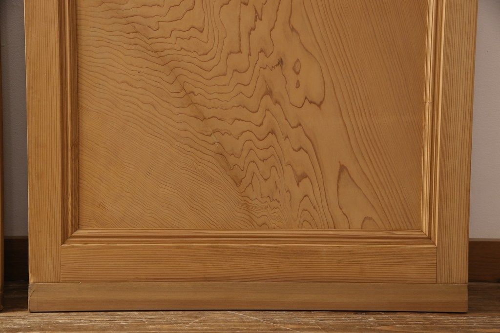 ガラス帯戸3枚セットをリペア&カスタム!引き違い戸として使用のために2枚を高さと幅をリサイズし、戸車を取り付け。もう1枚は開き戸仕様に加工。(建具、引き戸、ドア)