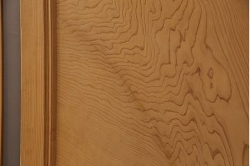 ガラス帯戸3枚セットをリペア&カスタム!引き違い戸として使用のために2枚を高さと幅をリサイズし、戸車を取り付け。もう1枚は開き戸仕様に加工。(建具、引き戸、ドア)