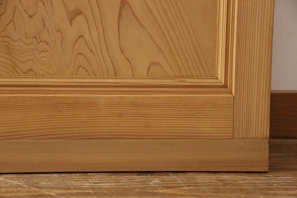 ガラス帯戸3枚セットをリペア&カスタム!引き違い戸として使用のために2枚を高さと幅をリサイズし、戸車を取り付け。もう1枚は開き戸仕様に加工。(建具、引き戸、ドア)