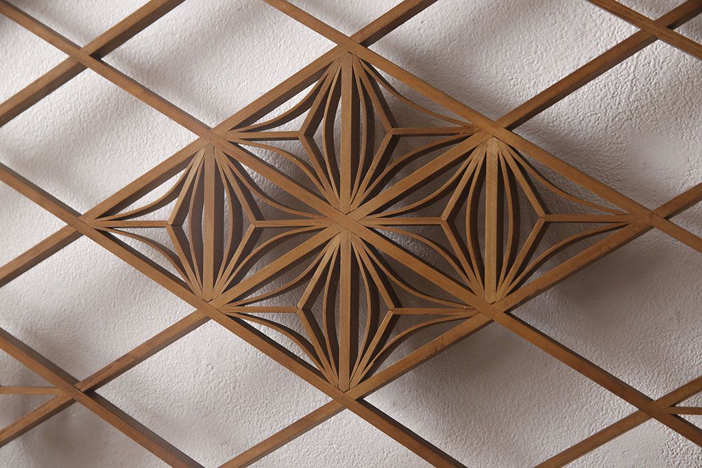 組子入りガラス戸2枚をリペア&カスタム!高さと幅をリサイズし、戸車を取り付け。(引き戸、建具)