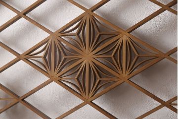 組子入りガラス戸2枚をリペア&カスタム!高さと幅をリサイズし、戸車を取り付け。(引き戸、建具)