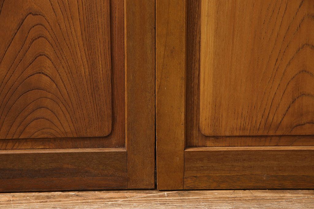 組子入りガラス戸2枚をリペア&カスタム!高さと幅をリサイズし、戸車を取り付け。(引き戸、建具)