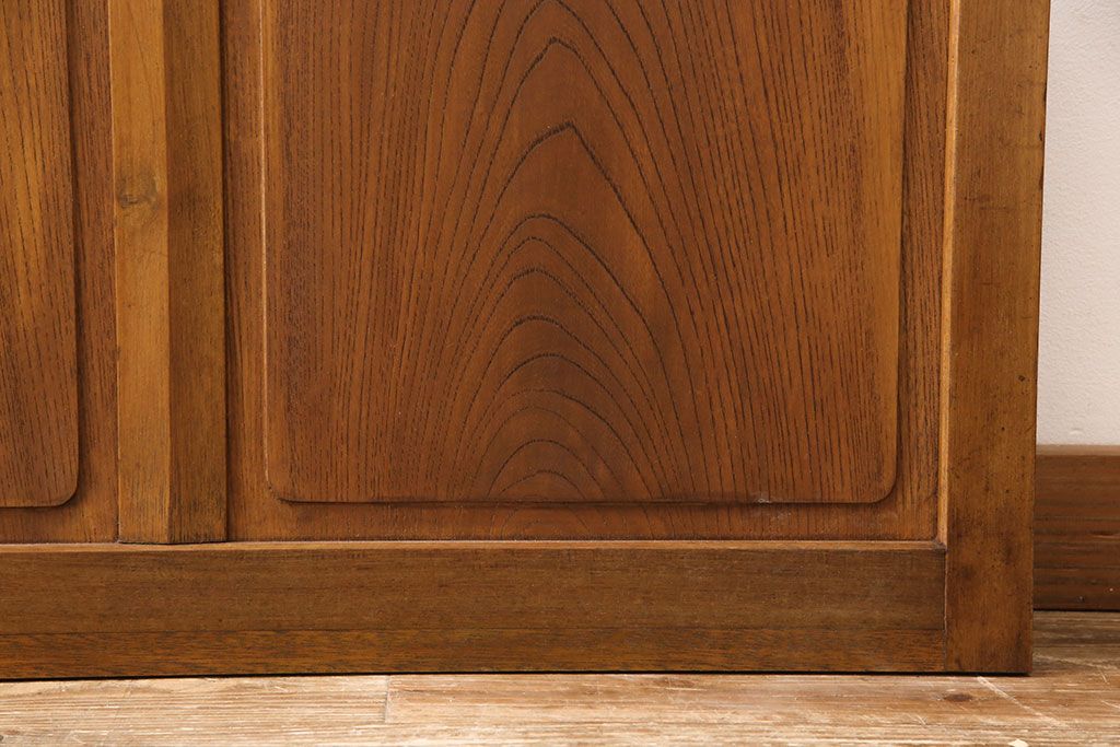 組子入りガラス戸2枚をリペア&カスタム!高さと幅をリサイズし、戸車を取り付け。(引き戸、建具)