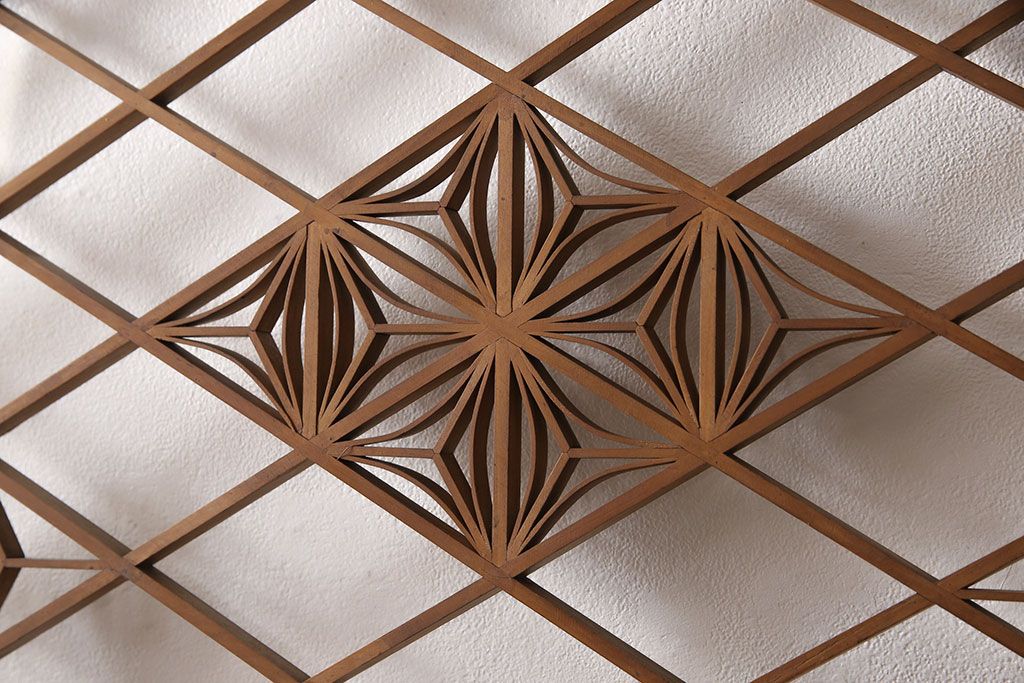 組子入りガラス戸2枚をリペア&カスタム!高さと幅をリサイズし、戸車を取り付け。(引き戸、建具)