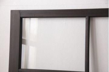 アンティークガラス戸3枚セットをリペア&カスタム!高さと幅をリサイズし、戸車・引手パーツを取り付け。本体を落ち着いた茶色に着色し仕上げ。(建具、引き戸)