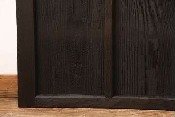 アンティークガラス戸3枚セットをリペア&カスタム!高さと幅をリサイズし、戸車・引手パーツを取り付け。本体を落ち着いた茶色に着色し仕上げ。(建具、引き戸)