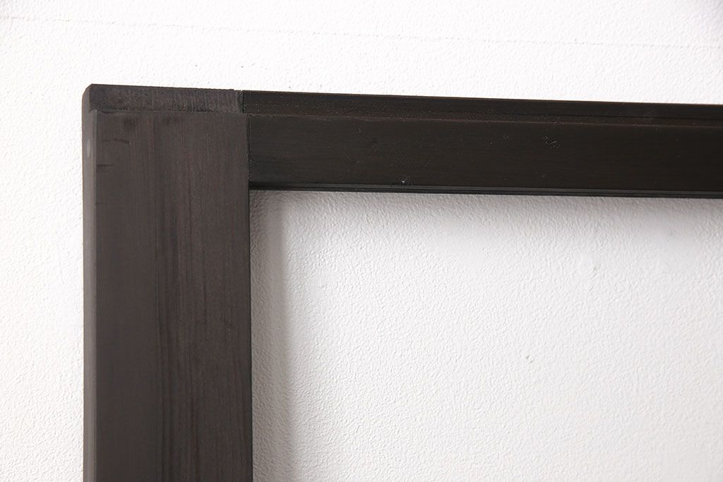 アンティークガラス戸3枚セットをリペア&カスタム!高さと幅をリサイズし、戸車・引手パーツを取り付け。本体を落ち着いた茶色に着色し仕上げ。(建具、引き戸)