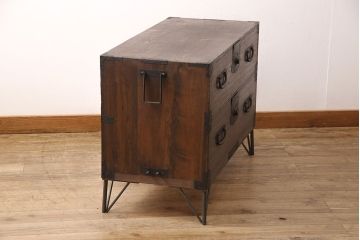 アンティーク衣装箪笥をリペア&カスタム!鉄脚を取り付け、天板を内部から補強。引き出しをフラップダウン扉に加工しテレビボードにリメイク。(テレビ台)