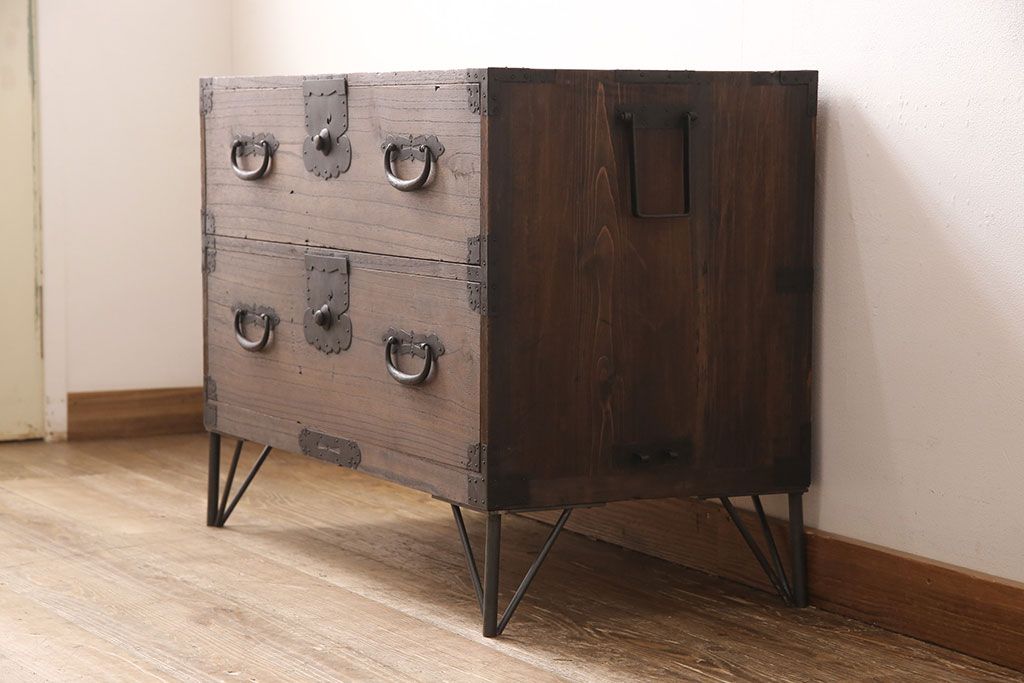 アンティーク衣装箪笥をリペア&カスタム!鉄脚を取り付け、天板を内部から補強。引き出しをフラップダウン扉に加工しテレビボードにリメイク。(テレビ台)